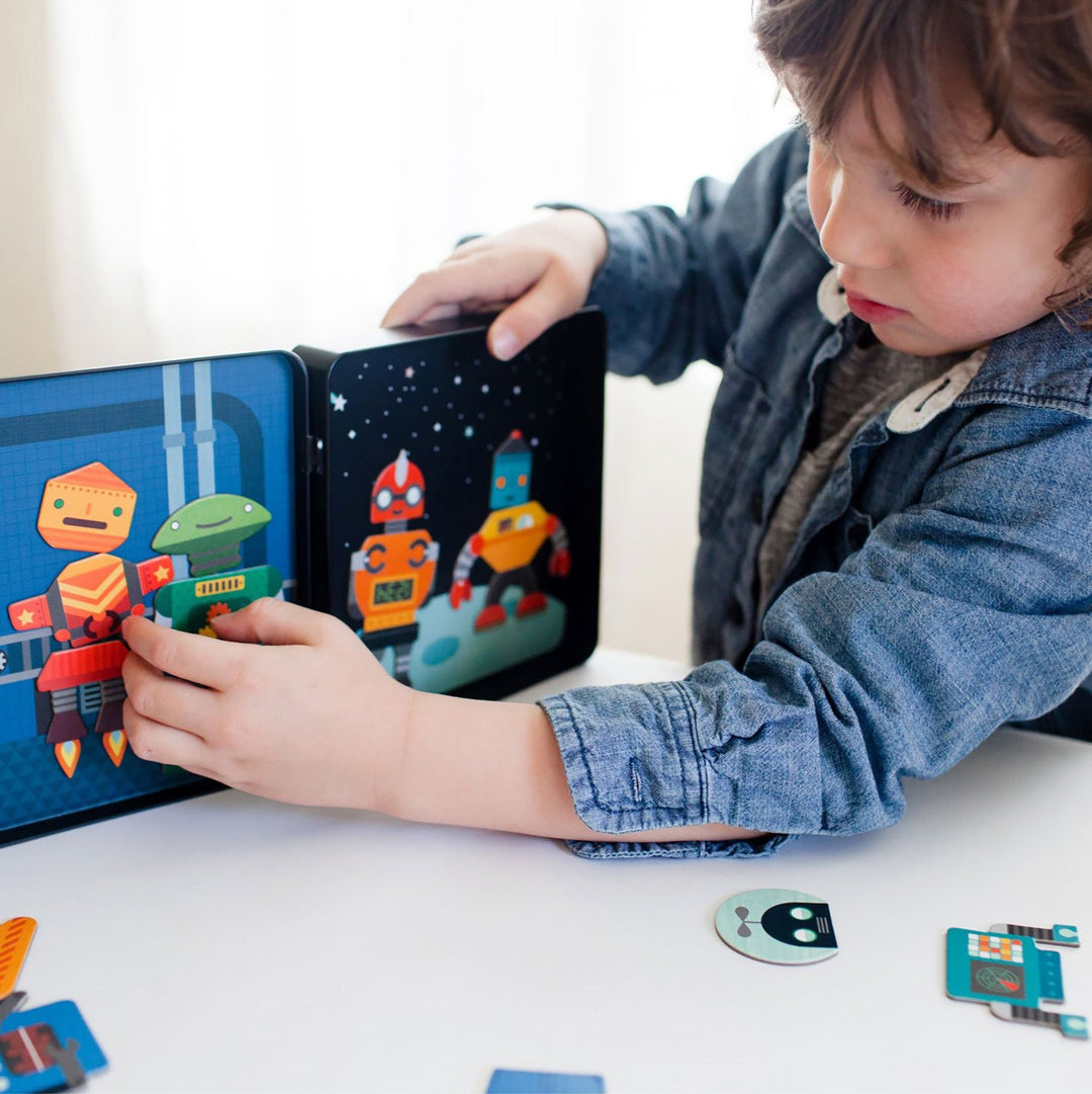 Robot Remix  On-The-Go Magnetic Play Set